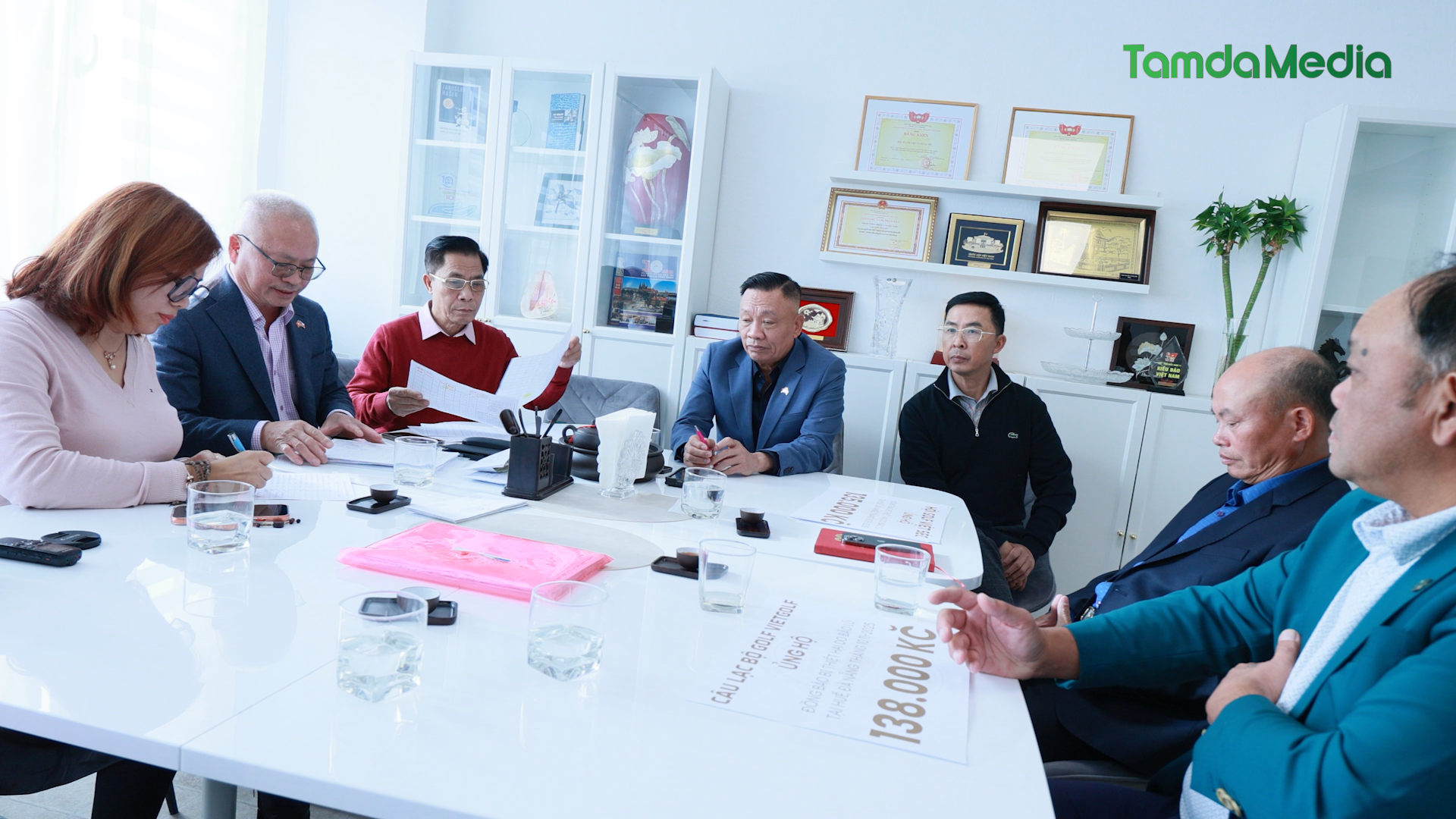 Sequence 18.00_02_08_04.Still006.bmp