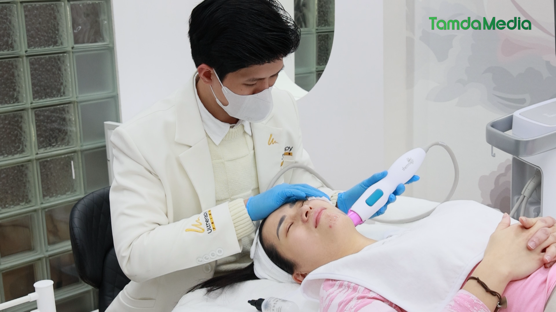 Sequence 18.01_24_33_27.Still011.bmp