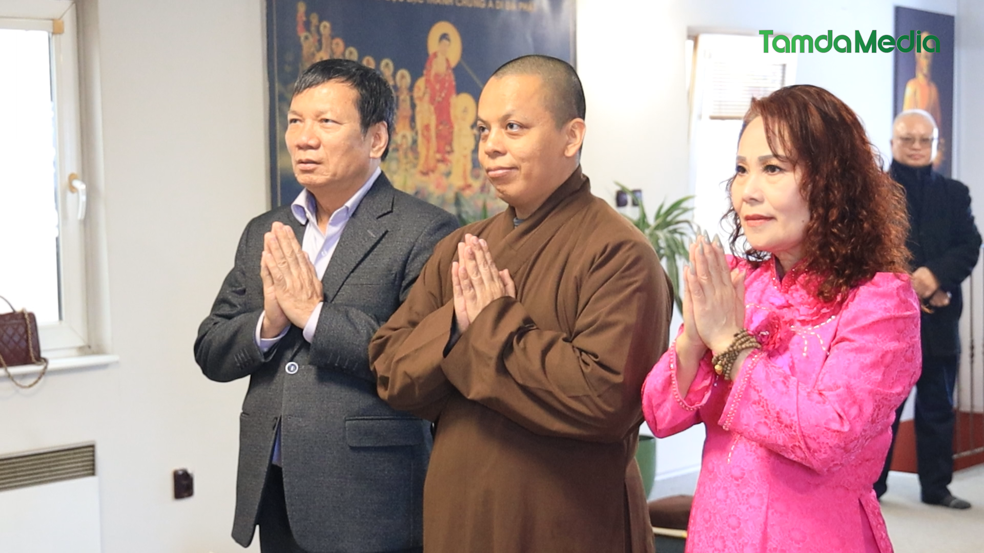 Sequence 20.00_07_36_11.Still012.bmp