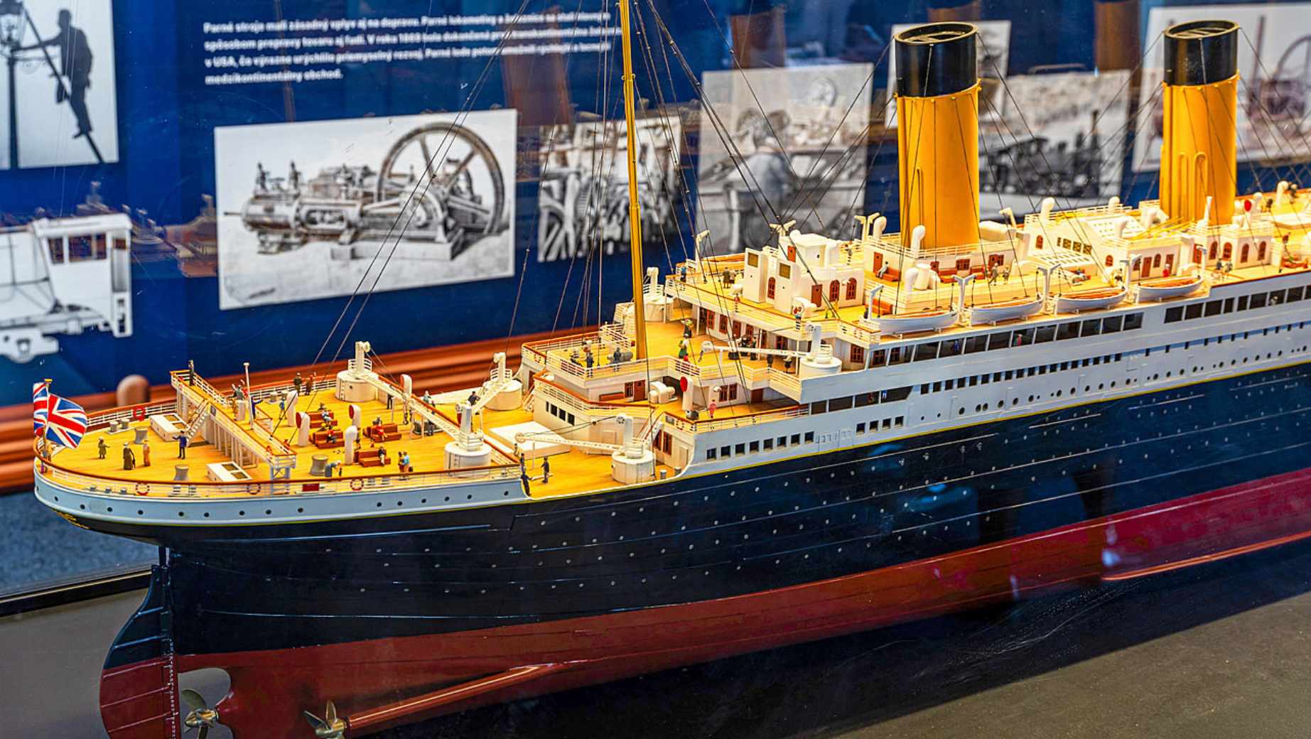 Titanic-Exhibition-in-Prague.jpg