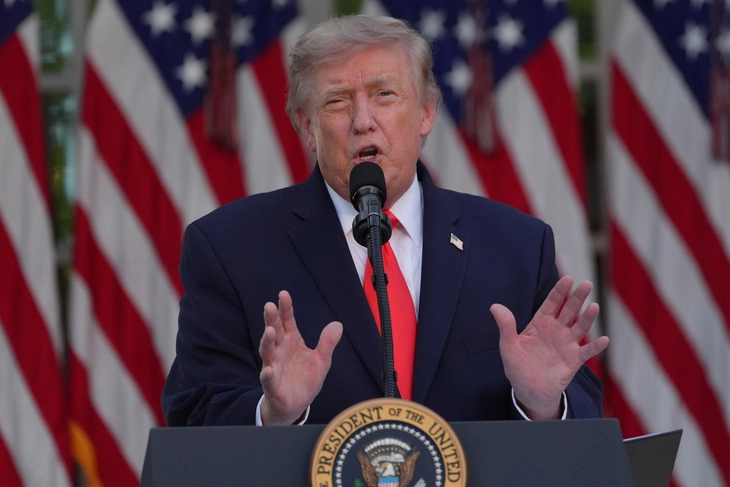 Trump phát biểu.webp