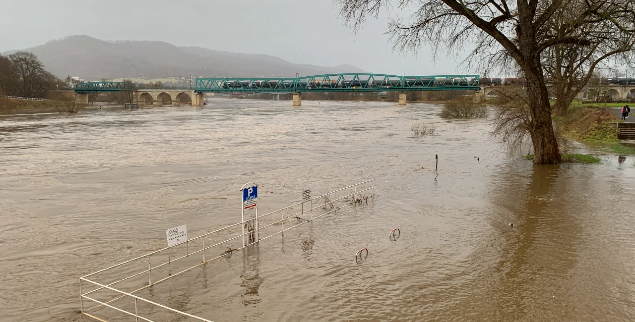 a-flooded-river-in-decin-usti-nad-labem-photo-xdecinsko-wonzh.webp