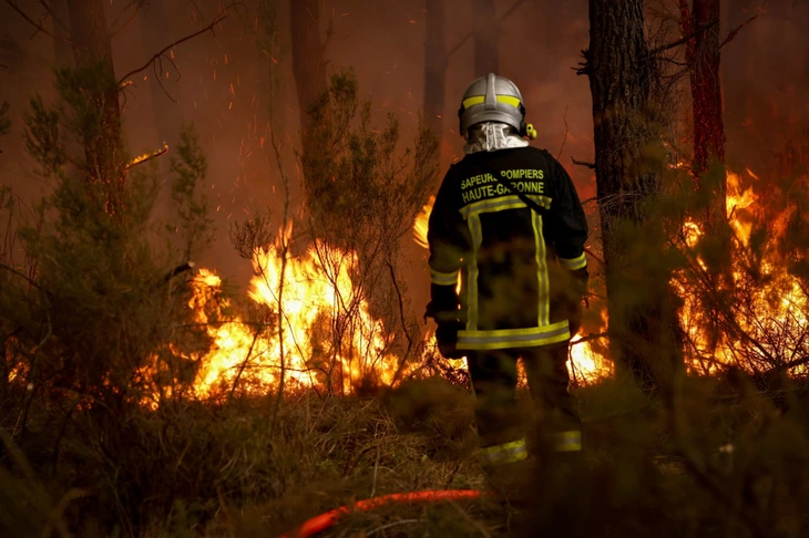 afp20260726c3987h6v3highrestopshotfranceenvironmentclimateweatherwildfire-large-1785164549534739508453.webp