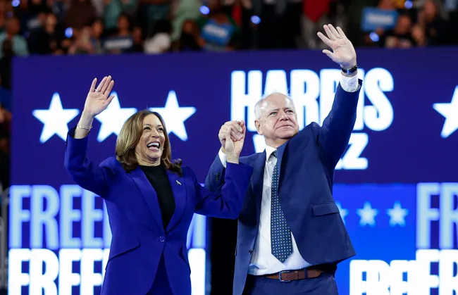 afp--20240821--36ek47t--v3--highres--vpkamalaharriscampaignsonseconddayofthednc-55824008276653589914809-74739488563908738264614.jpg