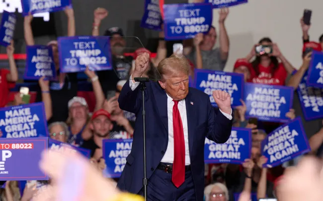 afp--20240929--36hh344--v3--highres--republicanpresidentialcandidatedonaldtrumpholds-17407645382491061770818-98489110374446967605061.jpg