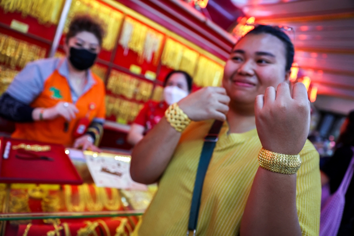 anh-cat-2024-02-08T062547Z-851287430-RC23Y5AUXPH5-RTRMADP-3-LUNAR-NEWYEAR-THAILAND-1707444977.jpg