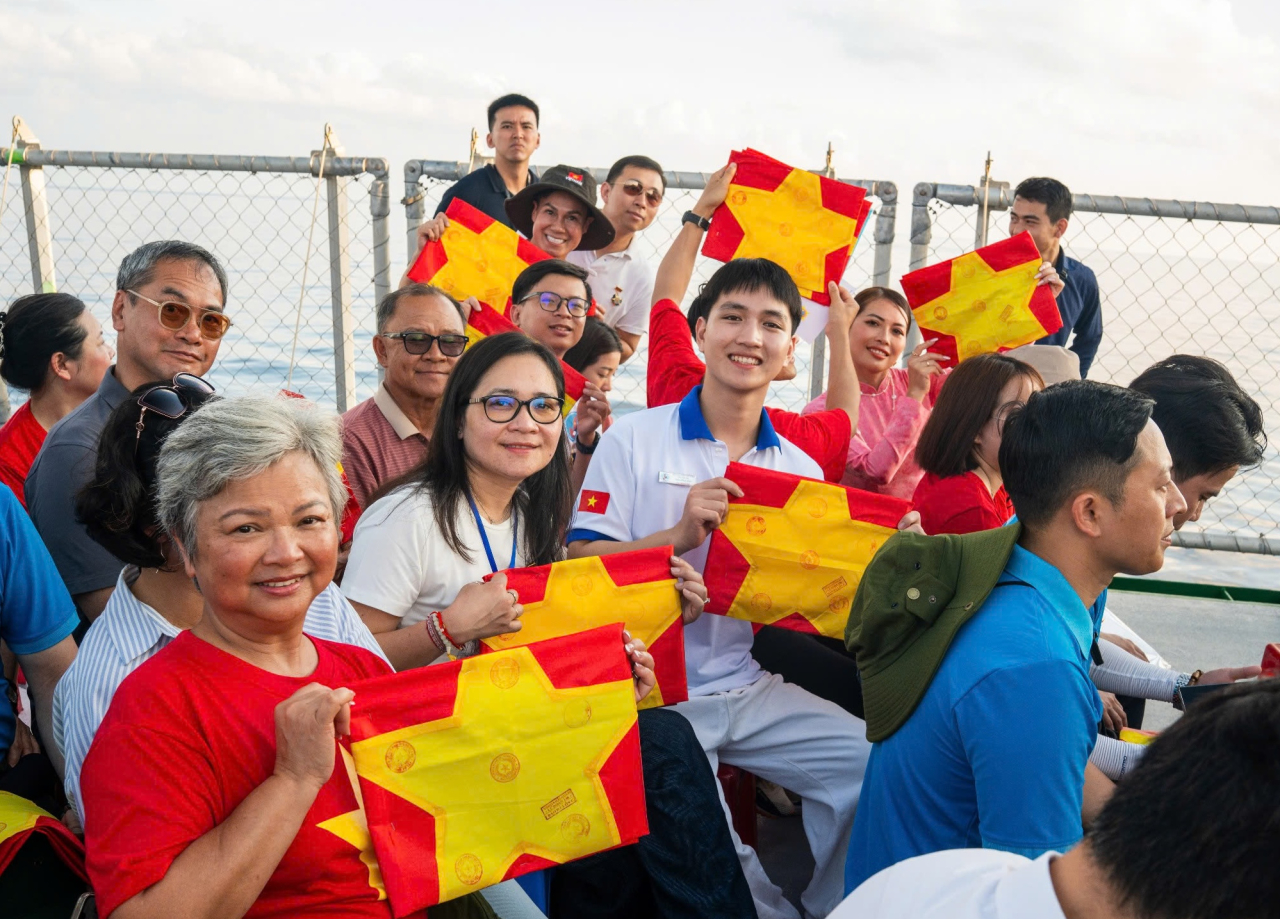 ảnh lưu niệm.jpg