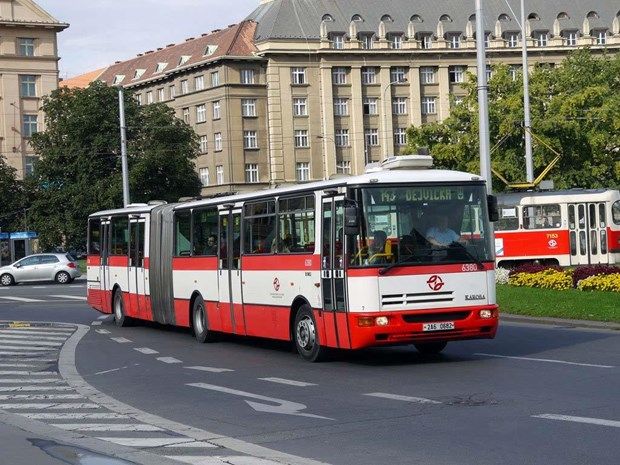 anhvo2804190728040722xebuspraha.jpg