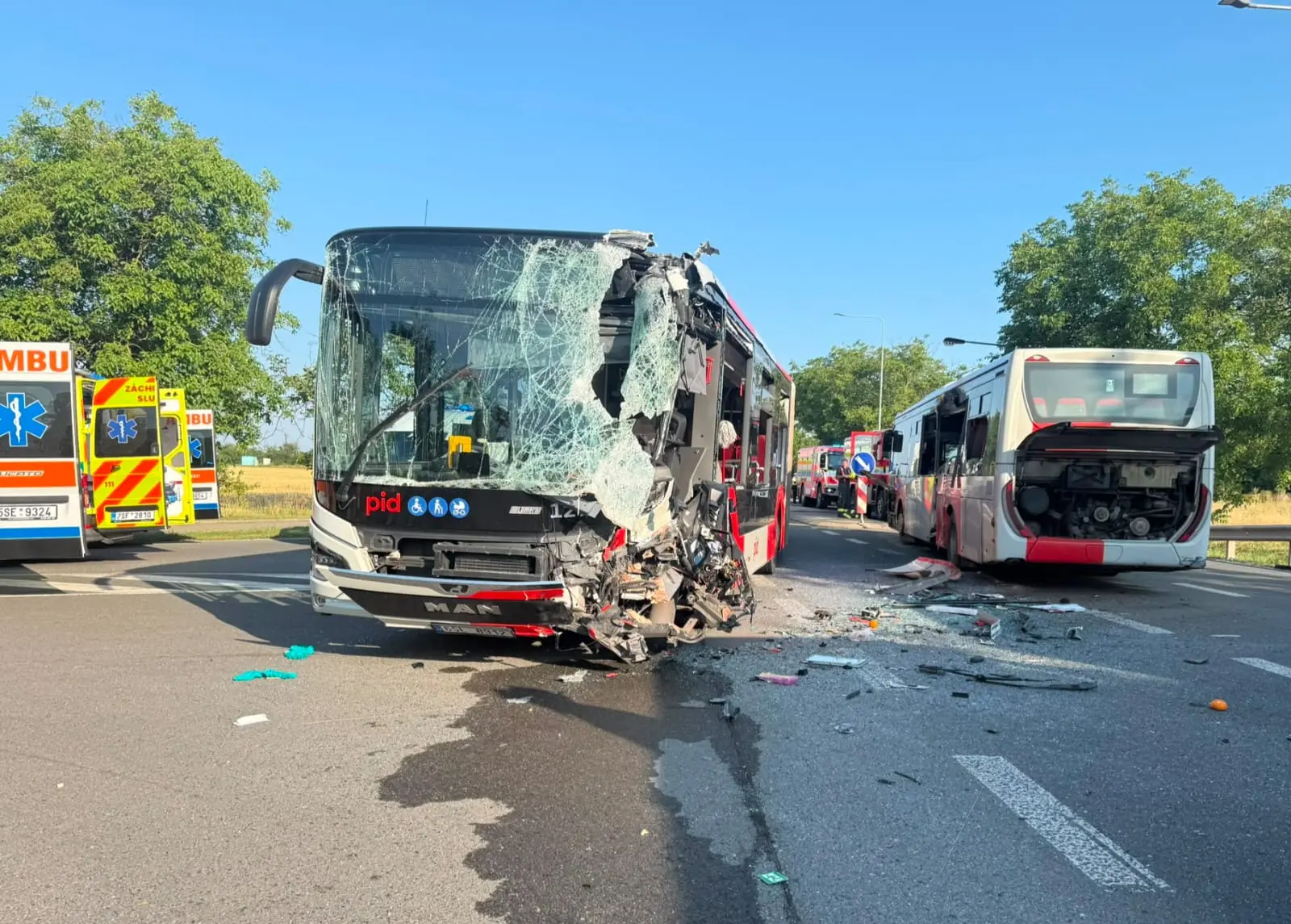 autobus-lidice-nehoda (1).webp