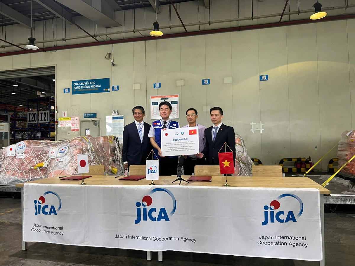 ban-giao-vien-tro-jica-1726379138426780224039.jpg.webp