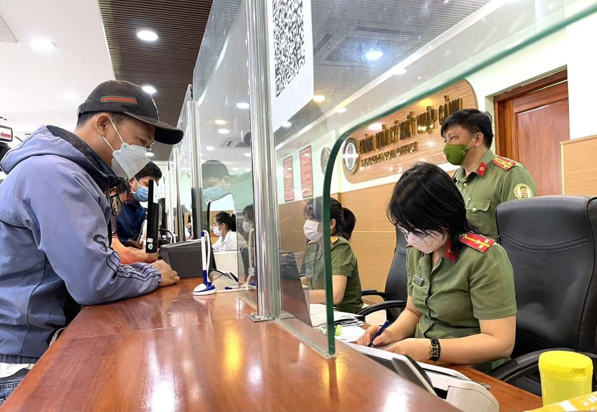 bo-sung-truong-hop-phai-hoan-thanh-nghia-vu-nop-thue-truoc-khi-xuat-canh-177010128583959811848.jfif