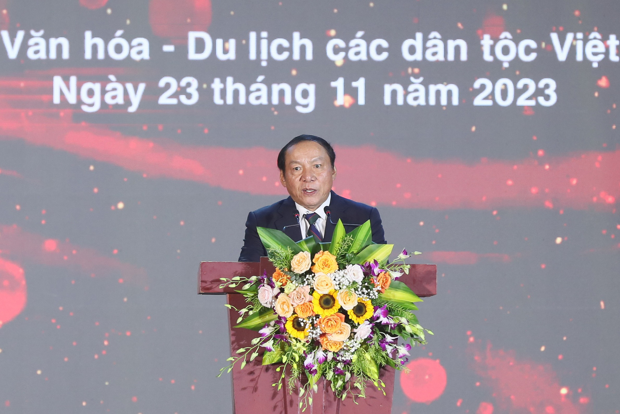 bo-truong-nguyen-van-hung-phat-bieu-tai-su-kien-170075694290295213085.jpg