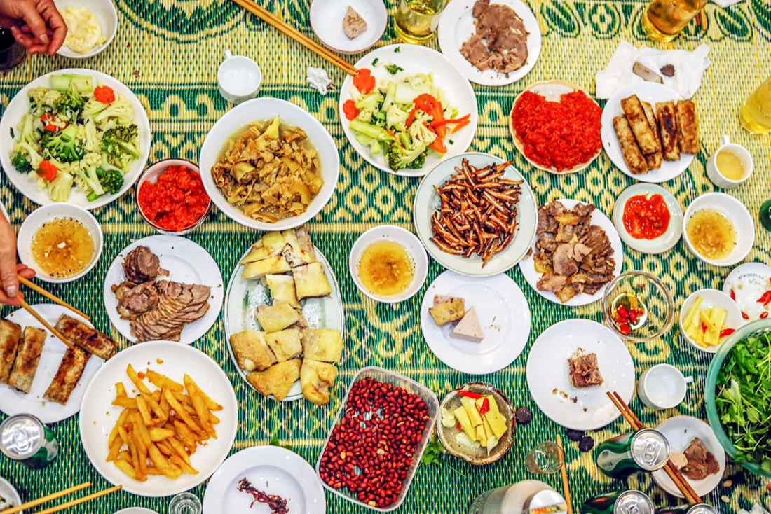 bua-an-ngay-tet-tai-mot-gia-dinh-o-ha-noi-anh-marcus-lacey-read-only-17071817074661208627921 (1).webp