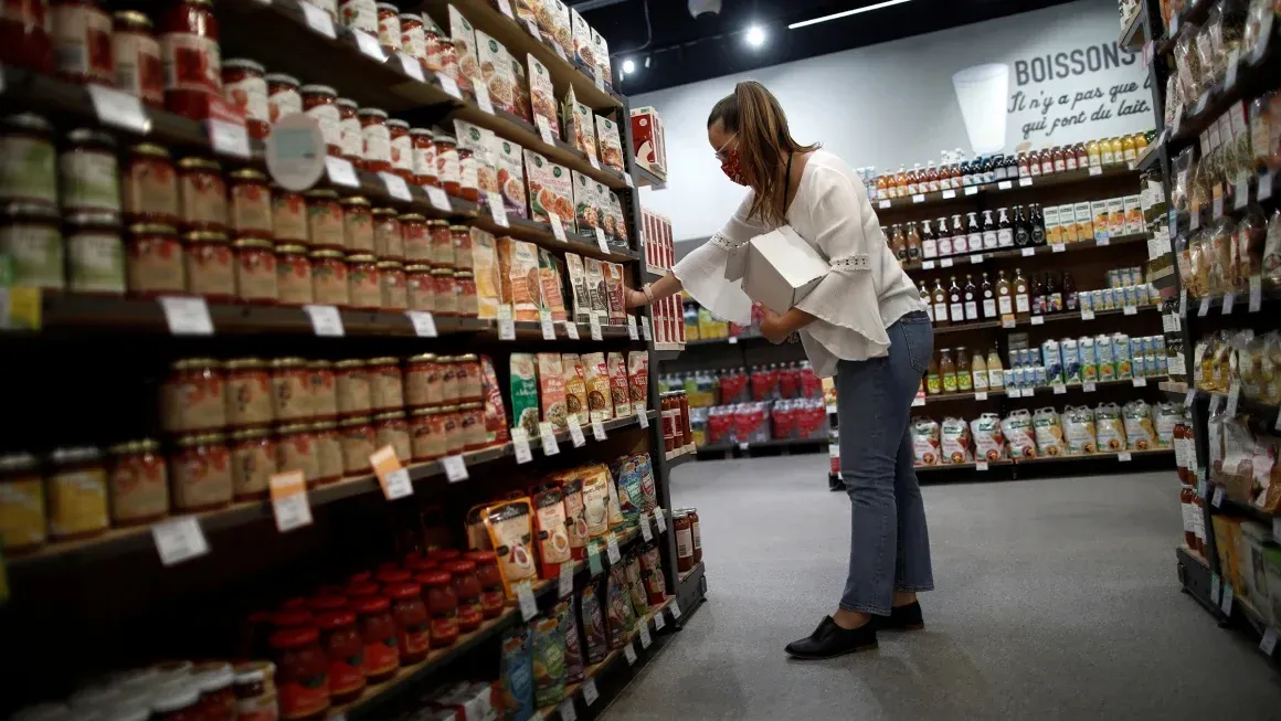 c-2020-07-30t000000z-21006058-rc2t3i9zbgjj-rtrmadp-3-health-coronavirus-global-groceries-1452.webp