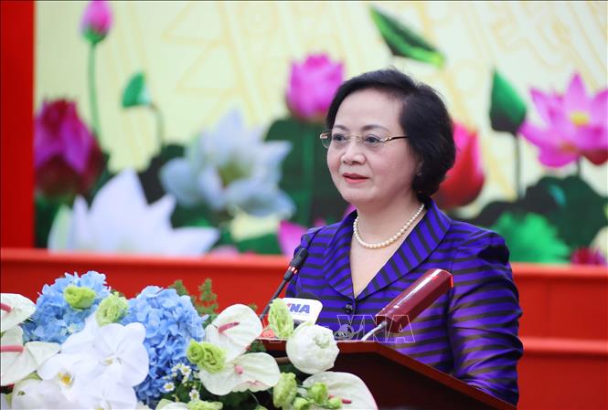 can-bo-cong-chuc.jpg