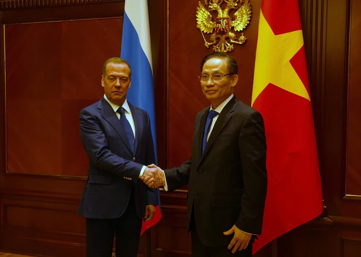 chu-tich-dang-nuoc-nga-thong-nhat-d-medvedev-1-1771942669105636063691.jpg.webp