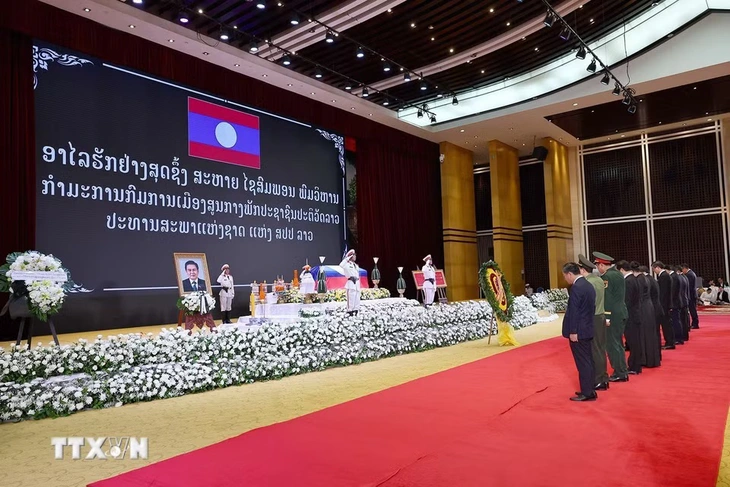 chu-tich-quoc-hoi-tran-thanh-man-vieng-chu-tich-quoc-hoi-lao11-17862706355251436750998.webp