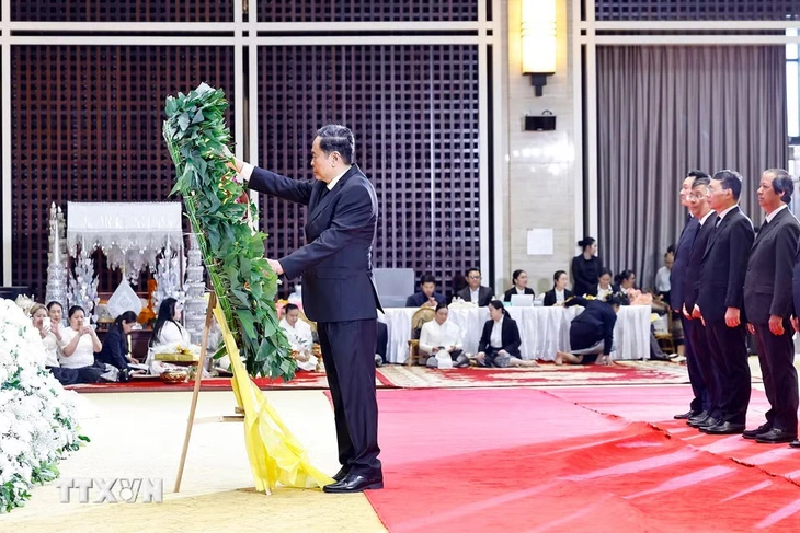 chu-tich-quoc-hoi-tran-thanh-man-vieng-chu-tich-quoc-hoi-lao-17862706354981318121827.webp