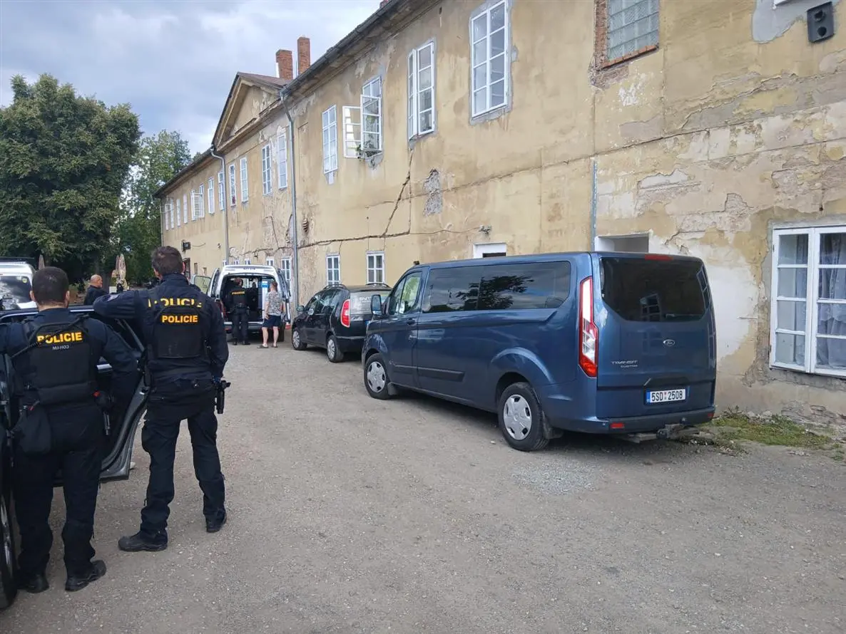 cizinci-nelegalni-migrace-policie.webp