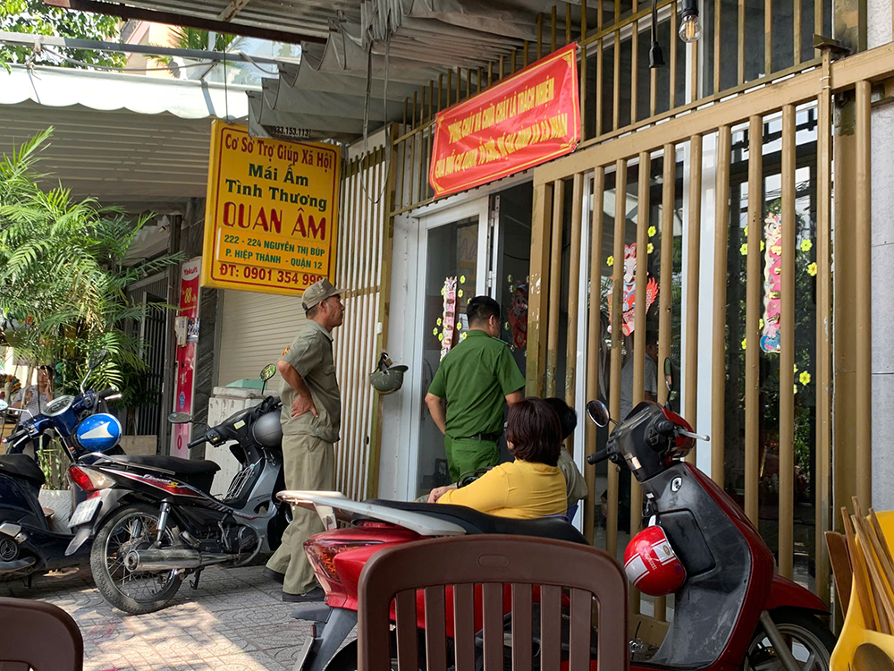 cong-an-kiem-tra-mai-am-quang-am-27354.png