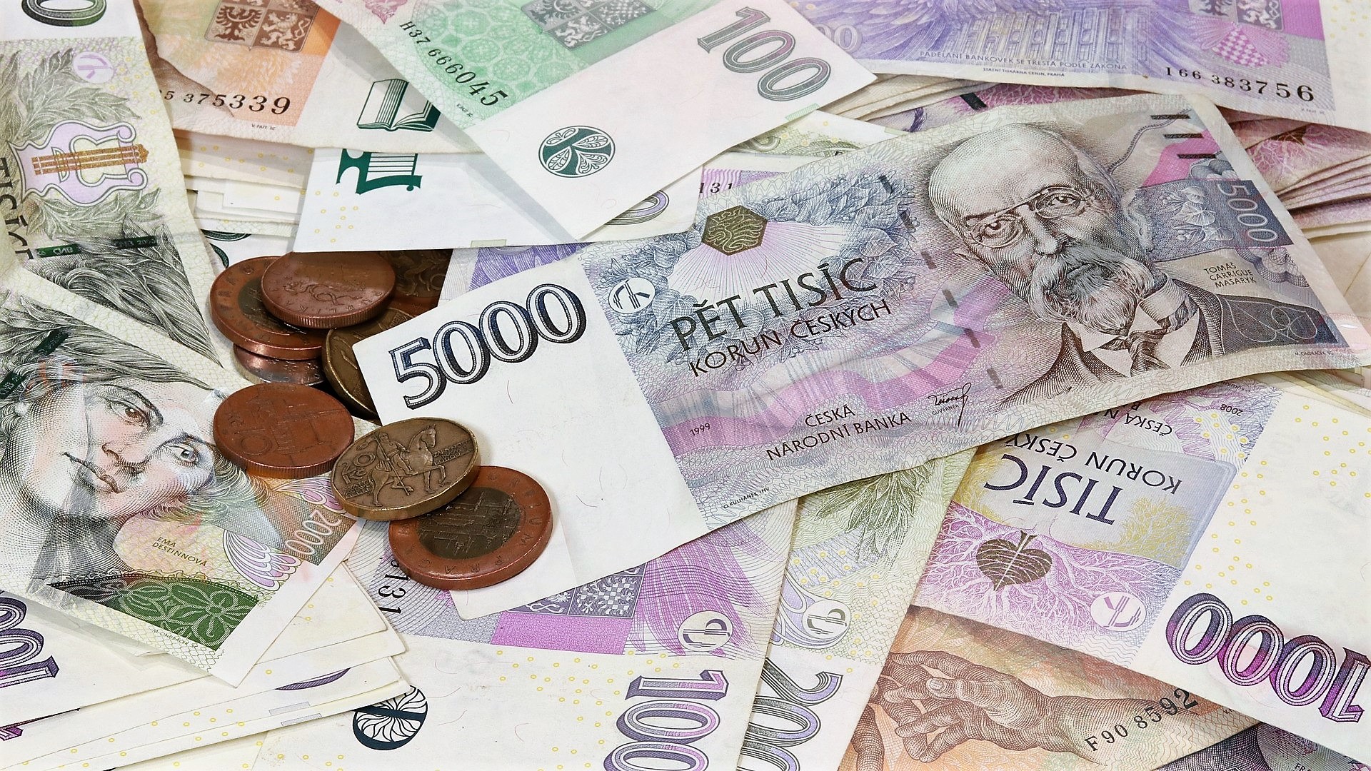 cr-penize-koruna-pixabay.jpg