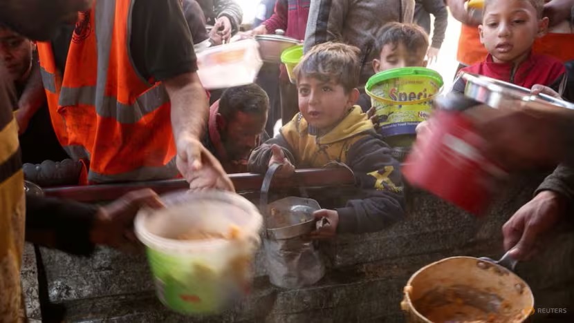 dai-gaza-dung-truoc-nan-_41706015895.jpg