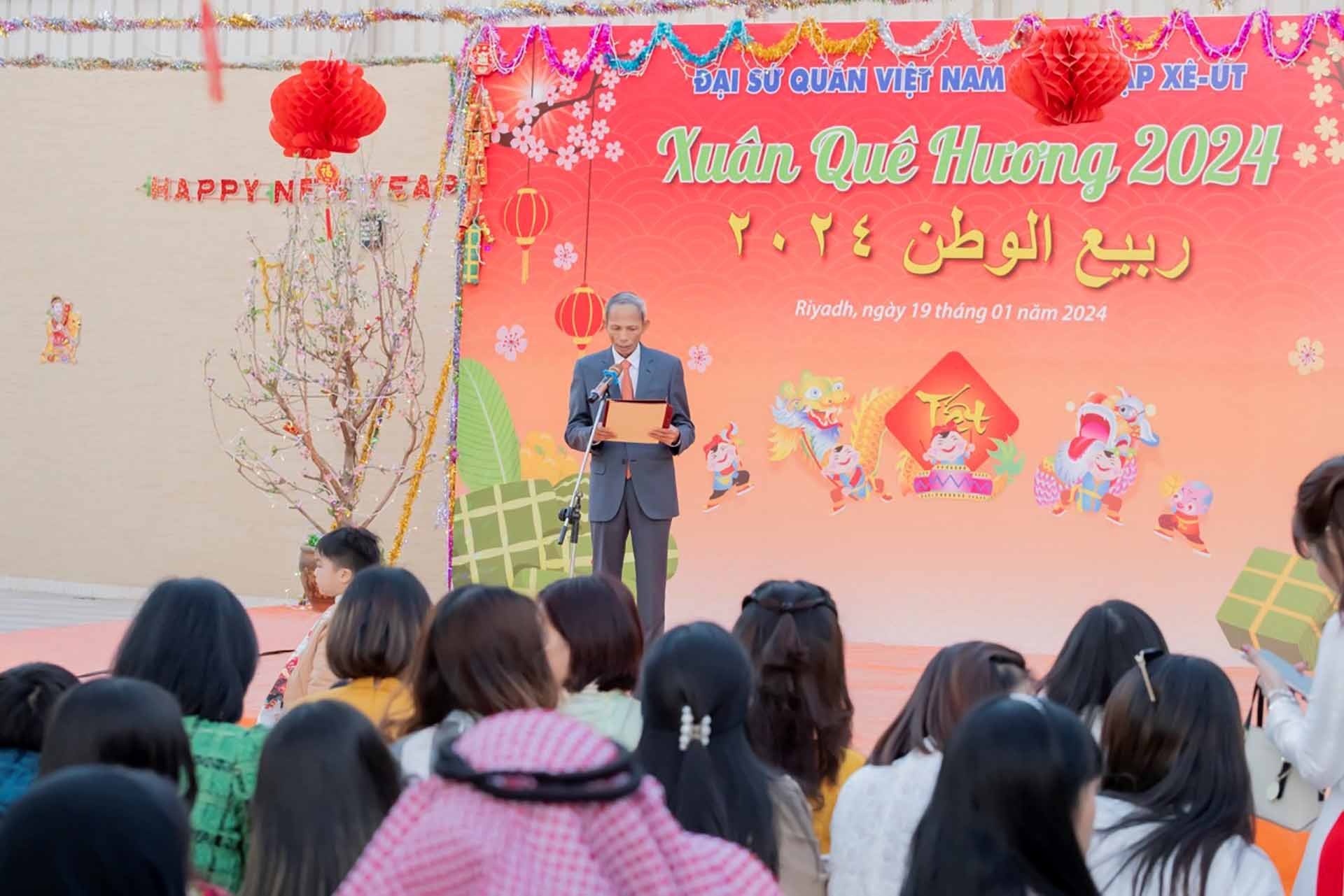 dai-su-quan-viet-nam-tai-saudi-arabia-to-chuc-chuong-trinh-xuan-que-huong-giap-thin-2024-20240123170706.jpg