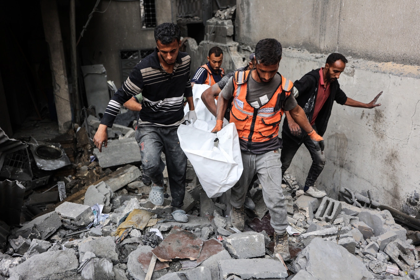 đánh bom gaza.webp