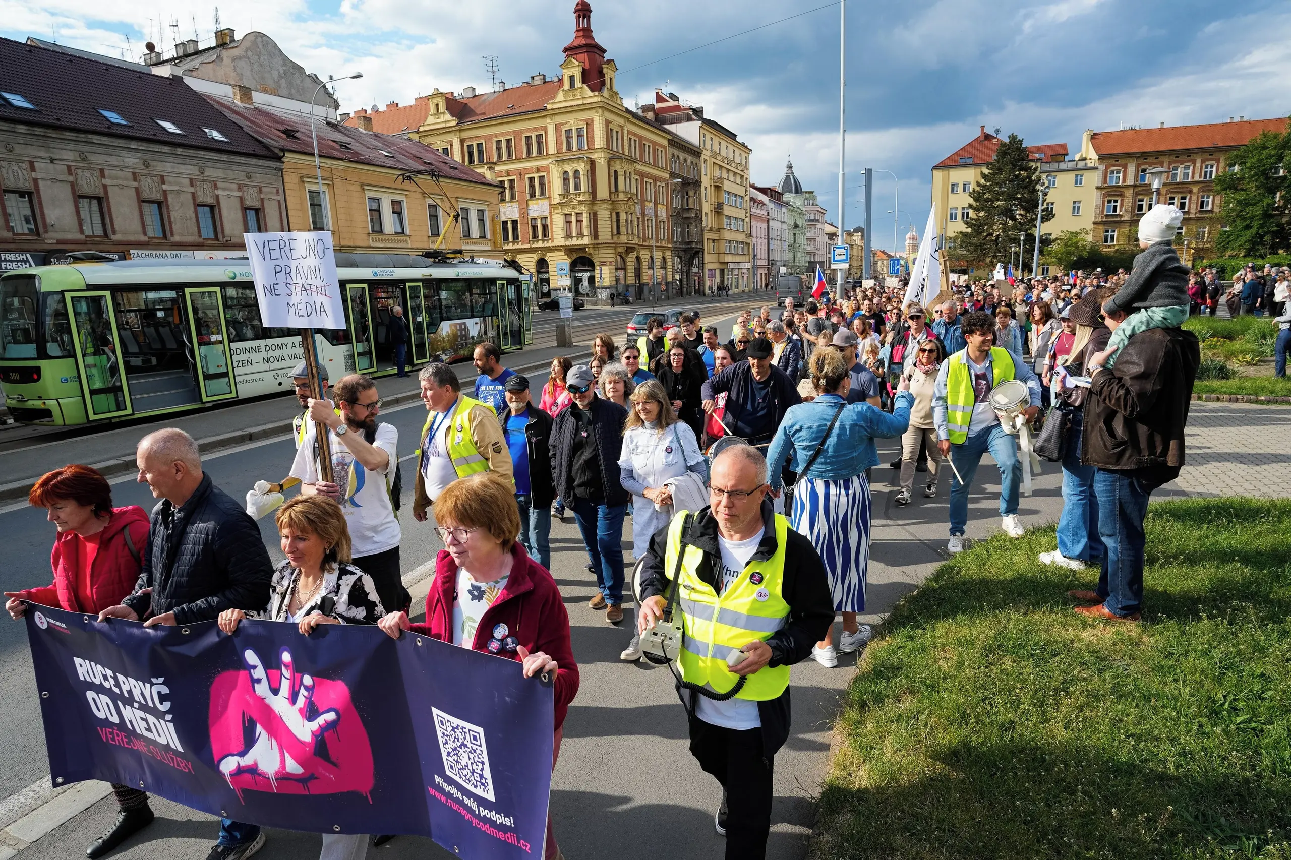 demonstrace-cesko-milion-chvilek (3).webp