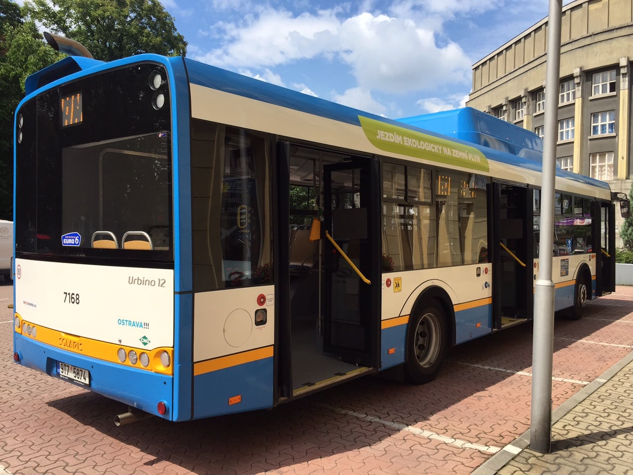 dpo-autobus-1.jpg