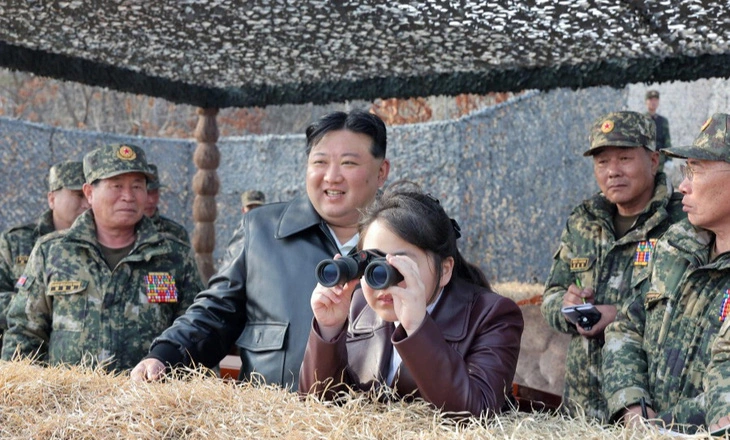 edit-nd24316-ong-kim-jong-un-dan-con-gai-dien-tap-17105537953821525019751.webp