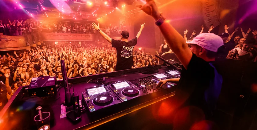 experience-the-energy-of-pragues-no1-club-roxy-prague-where-packed-dancefloor-fgaas.webp
