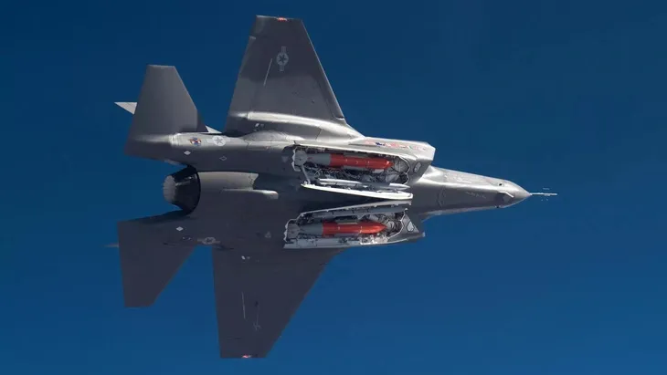 f-35-16991572182092029635330.webp