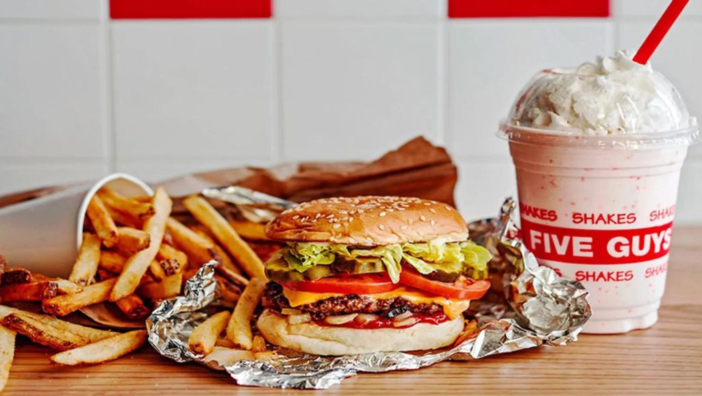 five-guys-opening-prague (1).jpg