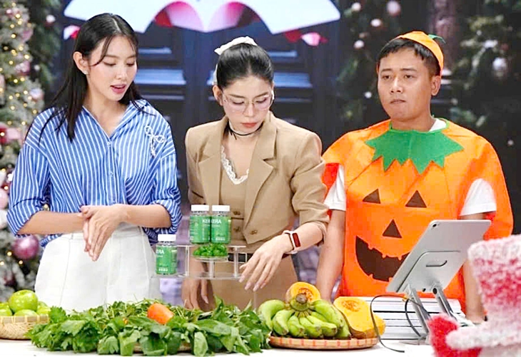 hoa-hau-thuy-tien-21-9-2555-read-only-1758382450532700133165.jpg.webp