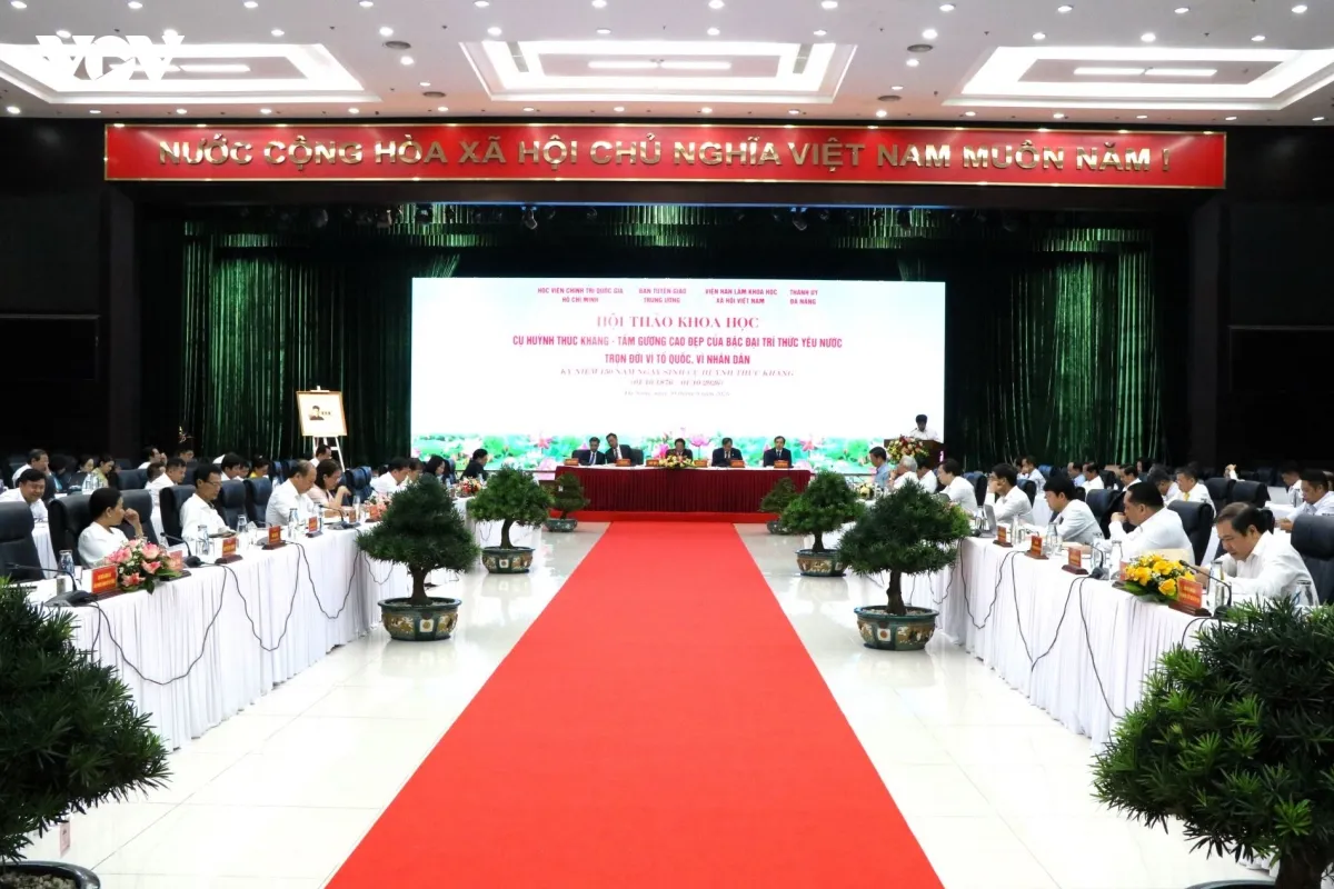 hoi-thao-khoa-hoc-cu-huynh-thuc-khang-tam-guong-cao-dep-cua-bac-dai-tri-thuc-yeu-nuoc-tron-doi-vi-to-quoc-vi-nhan-dan.webp