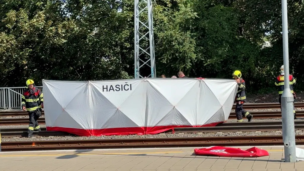 hostivar-nehoda-draha-vlak.jpg