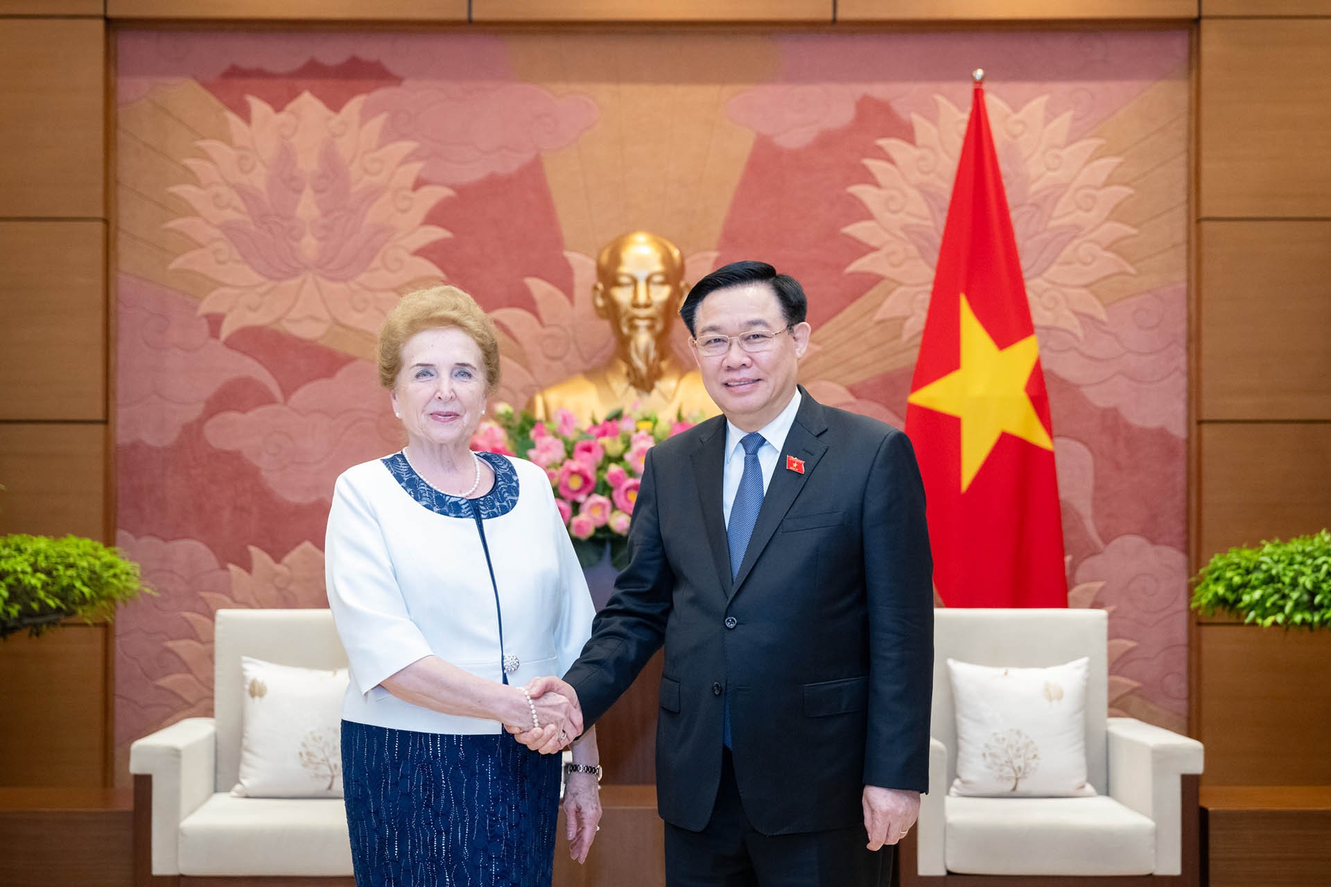 hungary-se-thuc-day-cac-nuoc-thanh-vien-con-lai-cua-eu-phe-chuan-hiep-dinh-evipa-20240416214538.jpg
