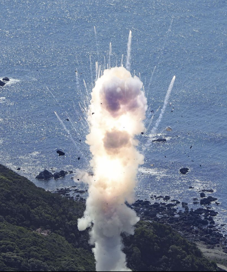 japanrocket1303-1710301111200438191310.webp
