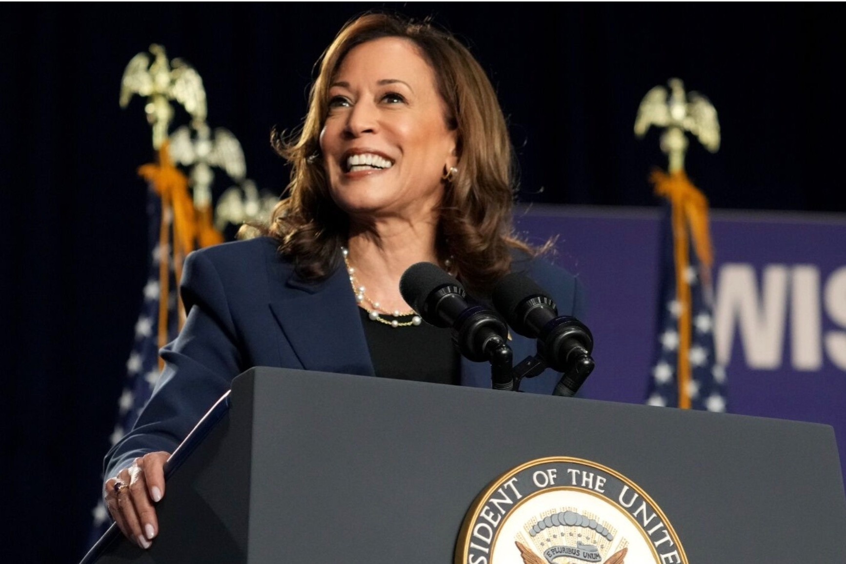 kamala-harris-bloomberg-1924.jpg