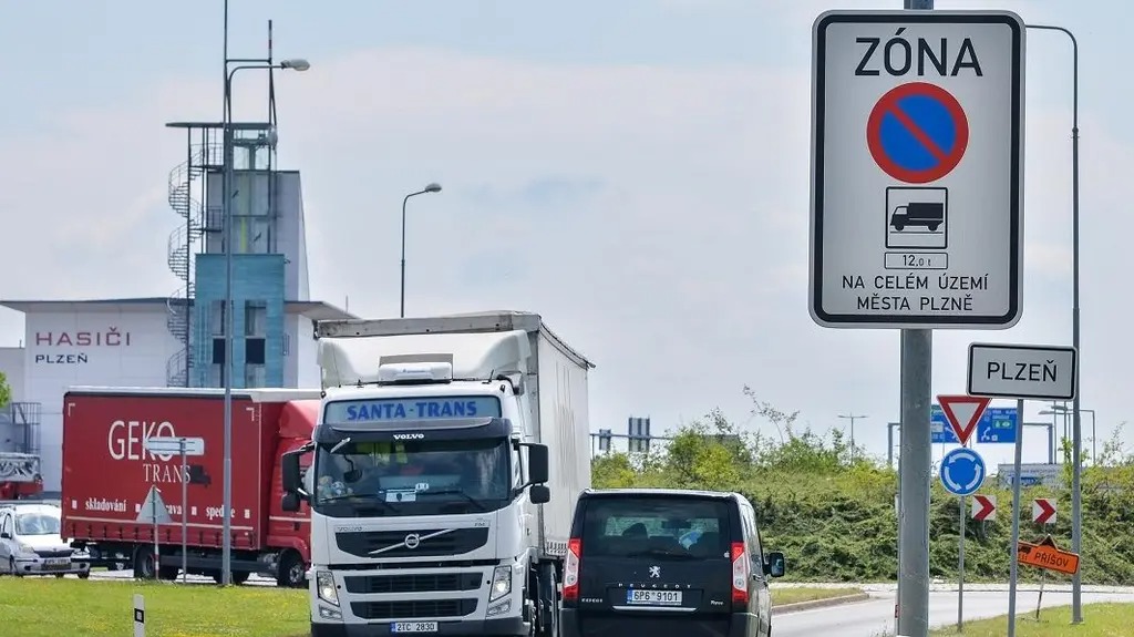 kamiony-parkovani-plzen.jpg