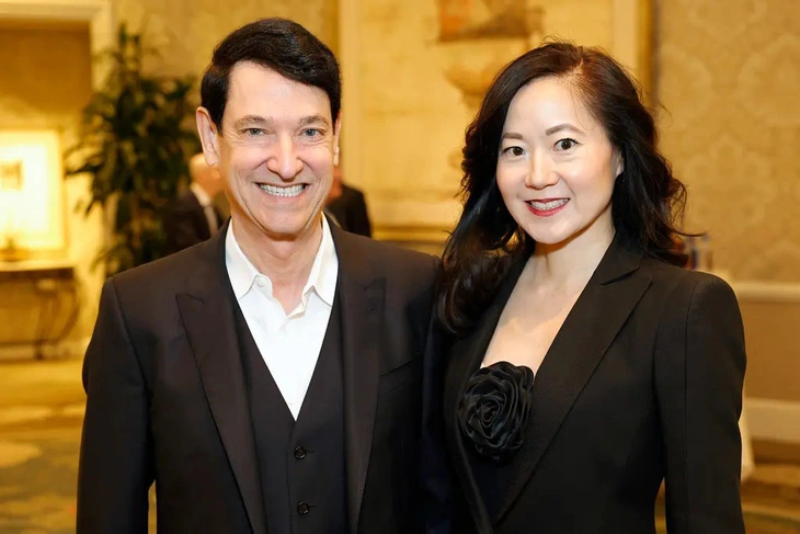 l-r-jim-breyer-angela-76517661b-1710314814079507318929.webp