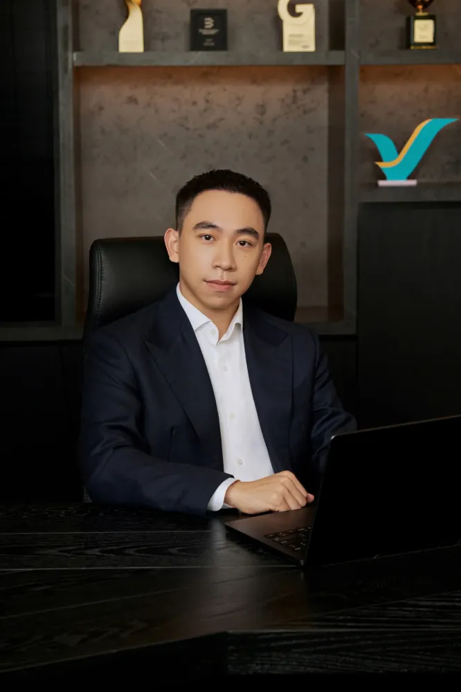 CEO_GreenSM0363.webp