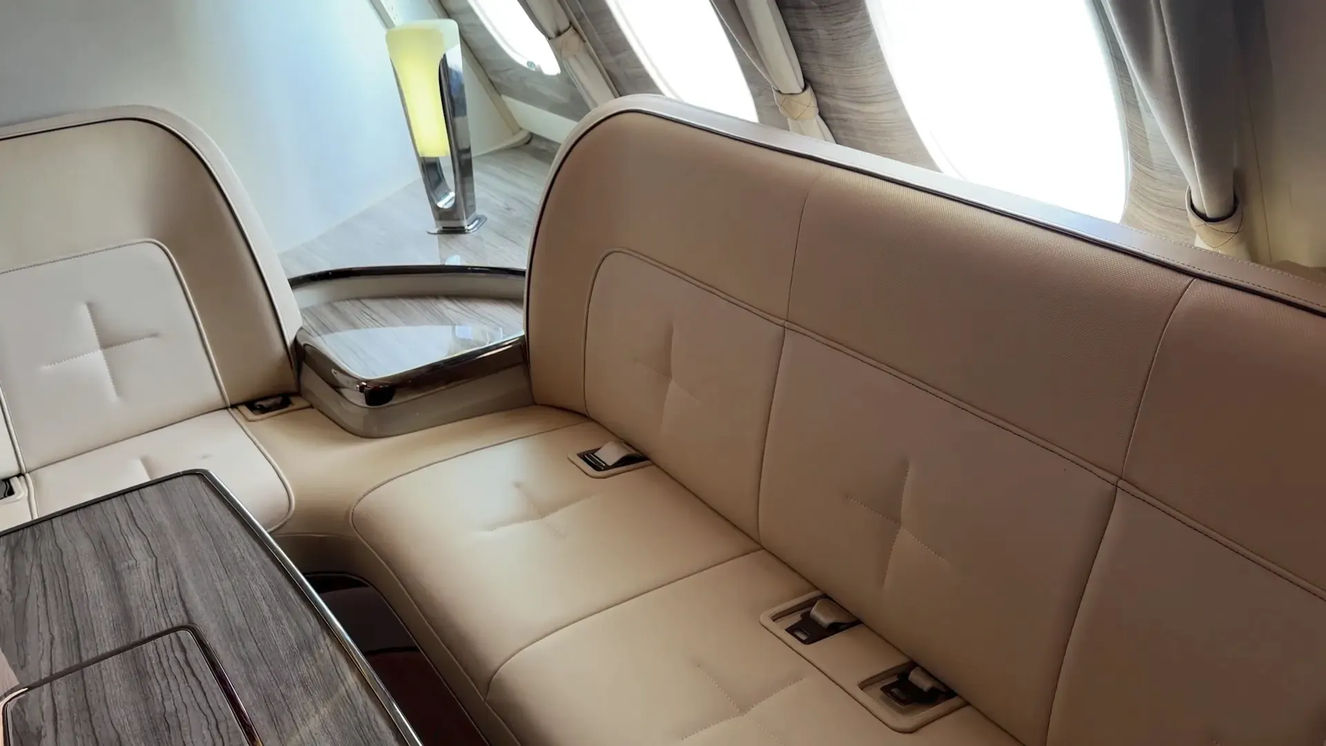 letadlo-renovace-premium-economy-airbus (5).webp