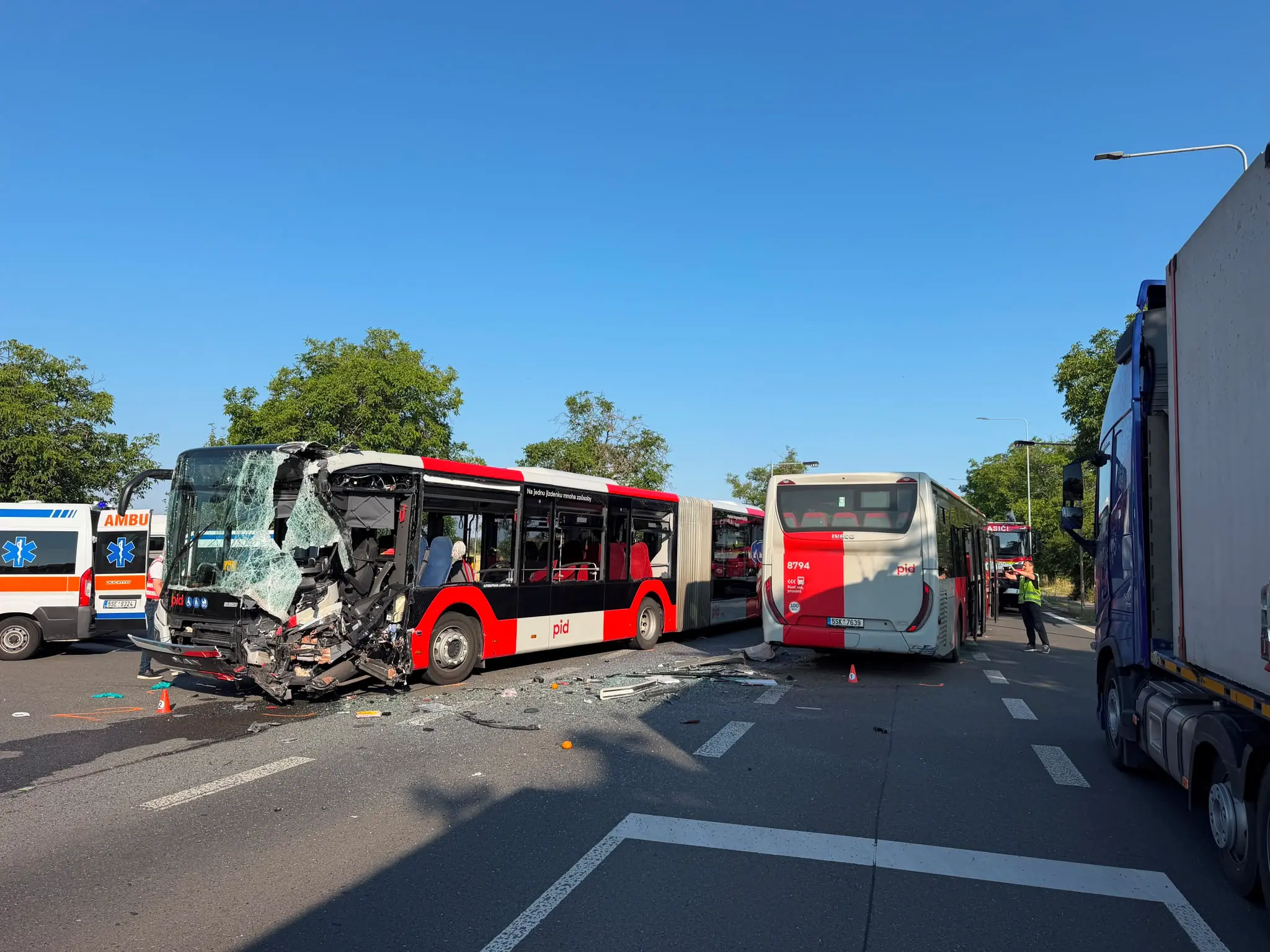 lidice-autobus-nehoda (1).webp