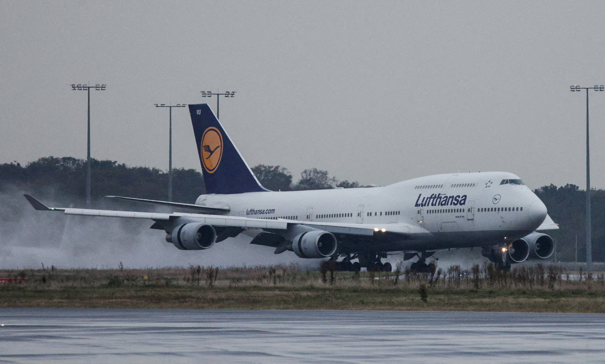 lufthansa-1-2699-1713530767.jpg