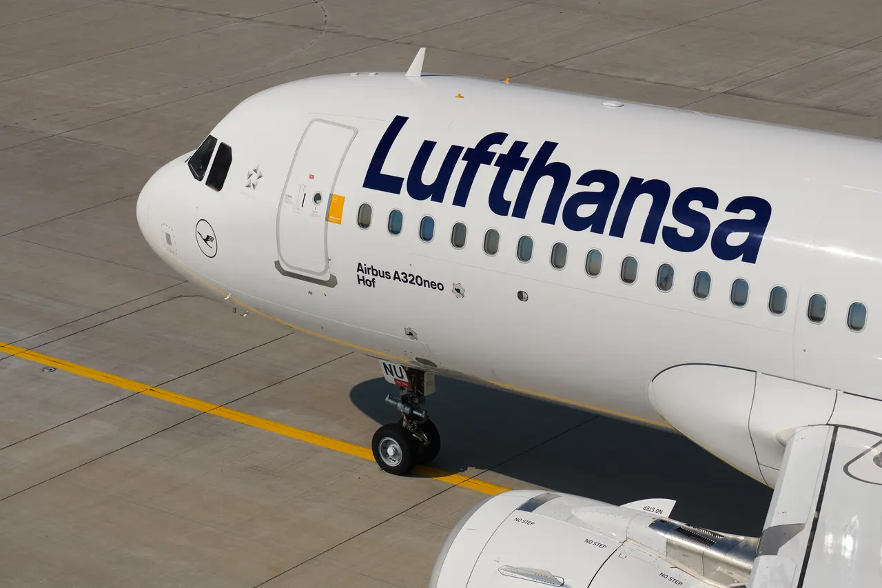 lufthansa-airbus-airbus-a320-letadlo.webp