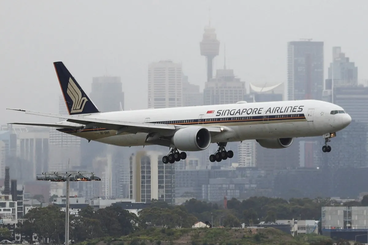 Một máy bay của Singapore Airlines - Ảnh: REUTERS