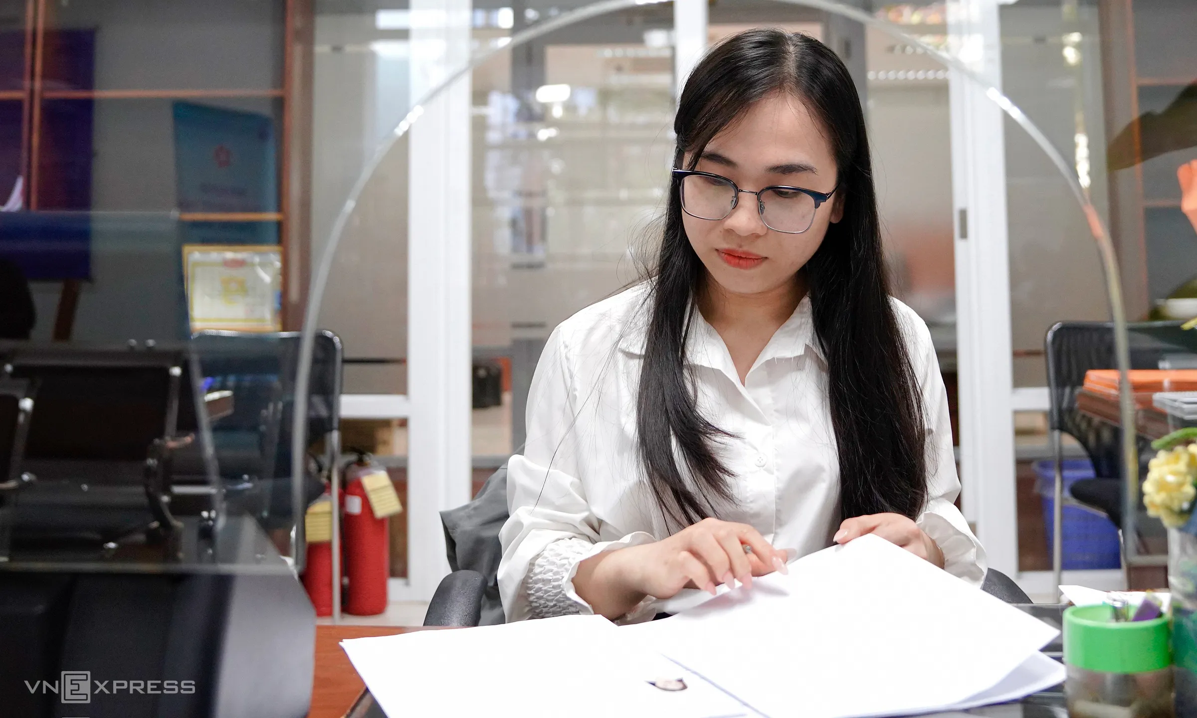 Công chức làm việc tại bộ phận một cửa, Trung tâm Hành chính TP Đà Nẵng, tháng 3/2025.