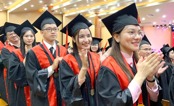 Bộ Nội vụ đề xuất nhiều chính sách đột phá thu hút nhân tài. Trong ảnh sinh viên Trường ĐH Y Dược TP.HCM trong ngày tốt nghiệp - Ảnh: TRẦN HUỲNH
